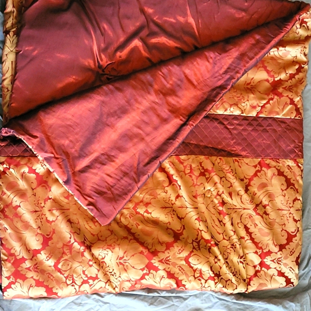 Croscill Venus Bedspread Queen Reversible